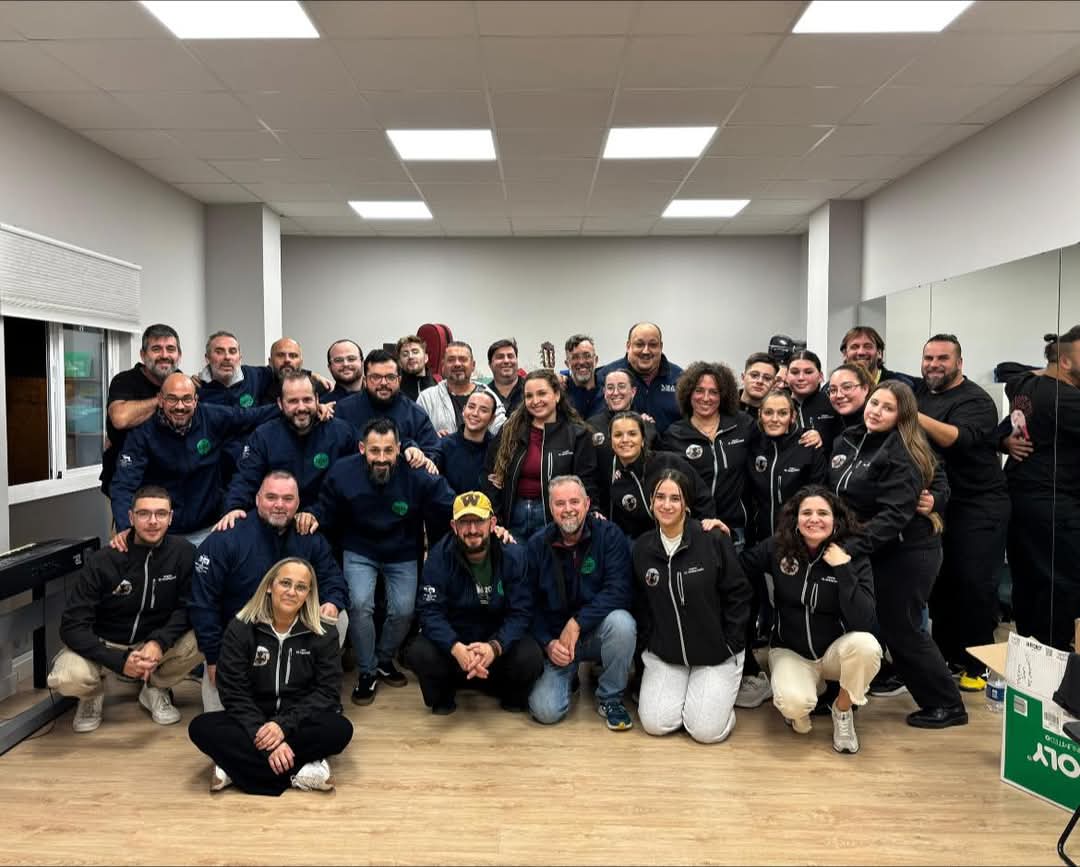 Un año más compartimos ensayo con un grupo que nos tiene locos, las niñas callejeras. Gracias por venir y por estar siempre para todo. Siempre es un placer teneros cerquita.