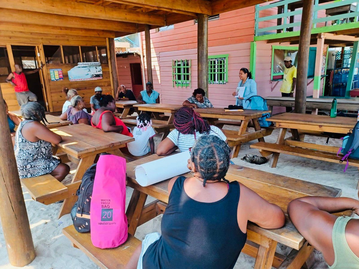 The human dimension of env research -how people use, depend on, &amp; are affected by ecosystems- can be overlooked. We bring focus to the people through knowledge sharing, social sci, &amp; extensive collabs- highlighted in our final #ArcGIS #StoryMap

Eng: arcg.is/0f8KiC

1/4