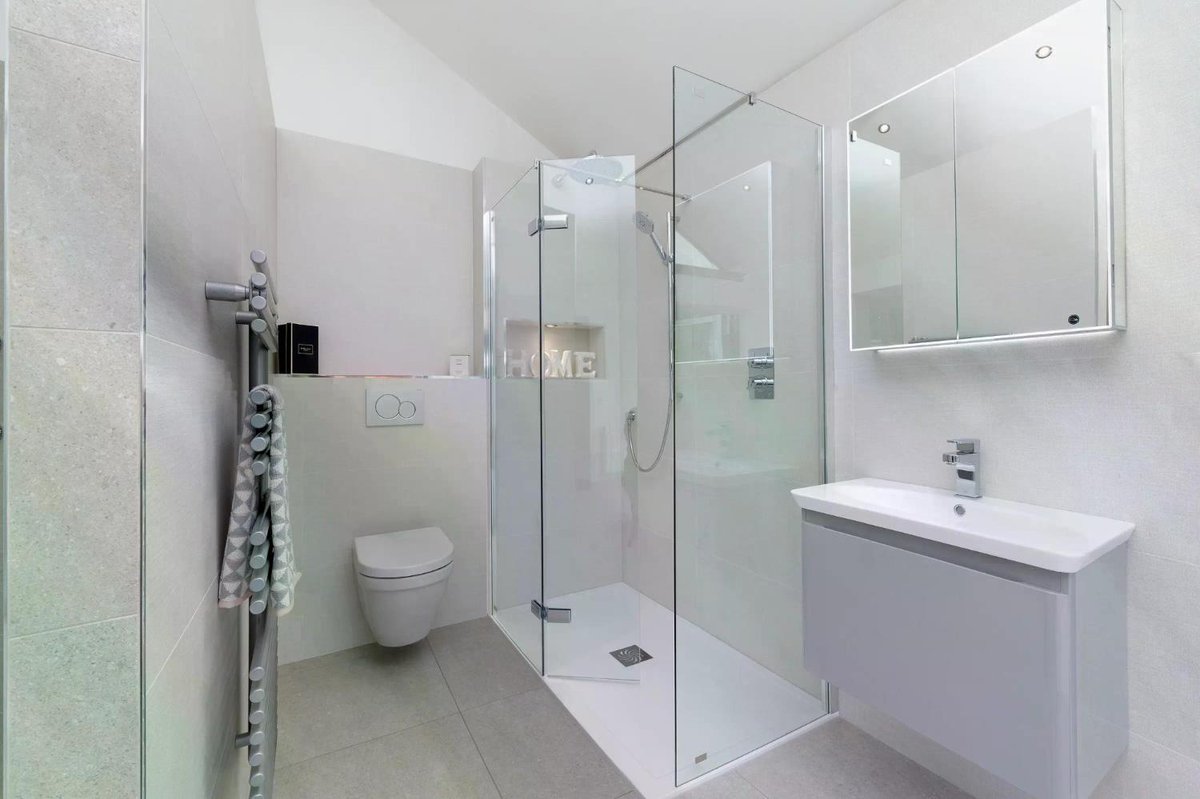 TheScotsman's tweet photo. This is a one-stop-shop for finding your dream bathroom. Fully accessible shower rooms and wet rooms could transform your home
#AD #BathingMobilityAdvisoryService #Bathrooms #AccessibleBathroom #Wetroom #Edinb... https://t.co/jqhCMXWtGN https://t.co/CalB5WhRax