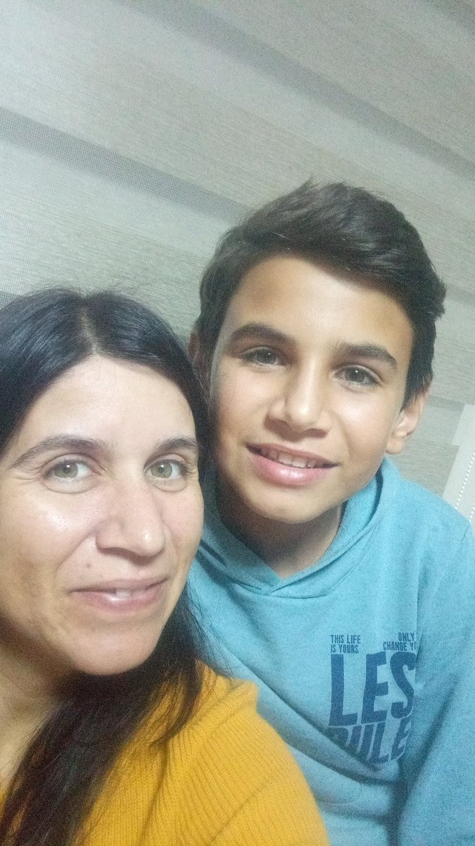 Öyle çok özledim  öyle çok hasretim ki.Annem canım kokuna sana sarılmaya çok ihtiyacım var.İsias katillerin ve avukatların aylardır karşımızda pişkin pişkin konuştukları yeter artık.Adalet olası kast ile gelmeli ve yüzlerine tokat gibi çarpmalı
#isiasortakdavamız
#isiasolasıkast