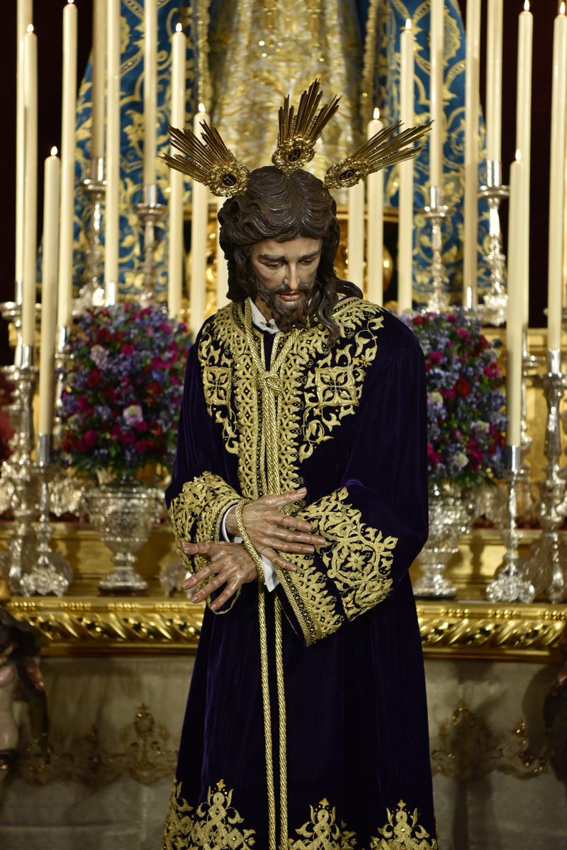 HdadSanGonzalo's tweet photo. 📣 #ActualidadEnSanGonzalo | Nuestro Padre Jesús en Su Soberano Poder se encuentra expuesto en devoto besamanos por la celebraciòn del @congresoihpp https://t.co/RiLMRf6X61
