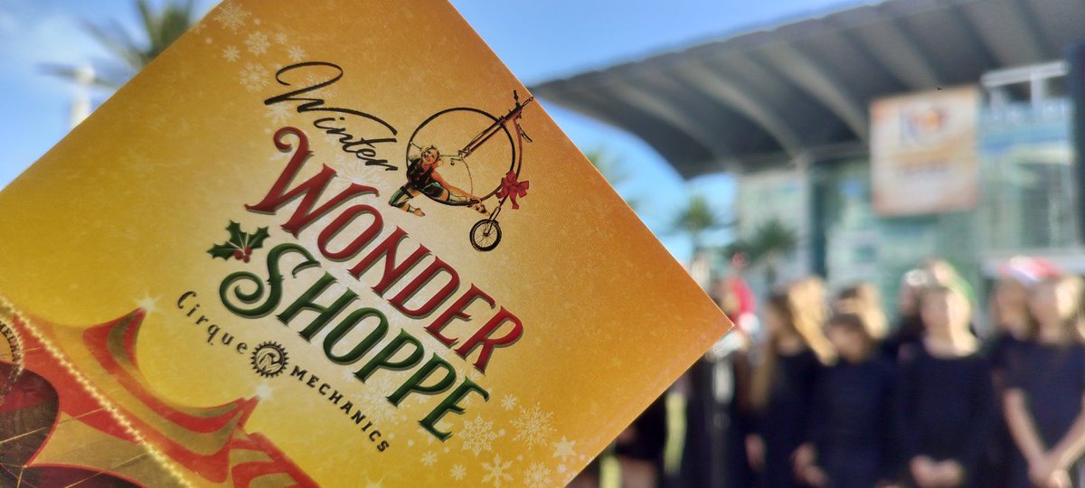 El <a href="/DrPhillipsCtr/">Dr. Phillips Center</a> dio la bienvenida a Cirque Mechanics, que se estará presentando por primera vez en Florida a partir del 12 de diciembre bajo una carpa en pleno centro de la ciudad. El espectáculo "Winter Wonder Shoppe" reúne a acróbatas, payasos, contorsionistas y malabaristas