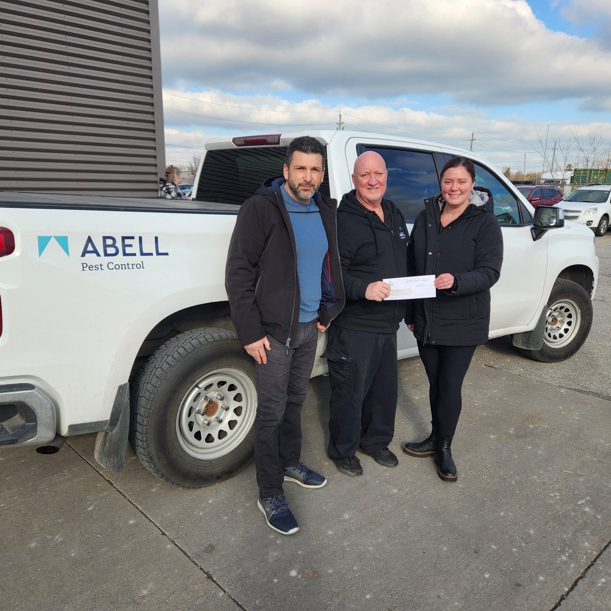 Our Windsor team was happy to visit the #WindsorAndEssexCountyFoodBank Association to support their efforts in providing emergency food and addressing hunger. They're also working on long-term solutions for food security. #12AbellDays #CommunitySupport #GivingBack #FightHunger