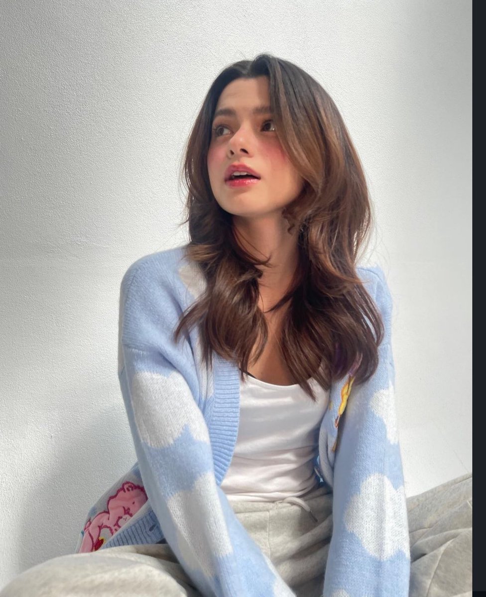 deavella1's tweet photo. Happy b’day my beautiful girl, becbec.
stay in my life forever and ever. 
Growing together, always smiling. Love you na ka 💕🫶🏼 https://t.co/0Dn4FXLDhH