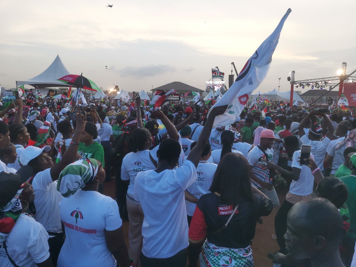 qhomlah's tweet photo. The moment is here #NDCFinalRally #VoteWiselyVoteJohnMahama #iChooseJohnMahama #iChooseTheUmbrella #iChoose8 https://t.co/XAZexTD76L