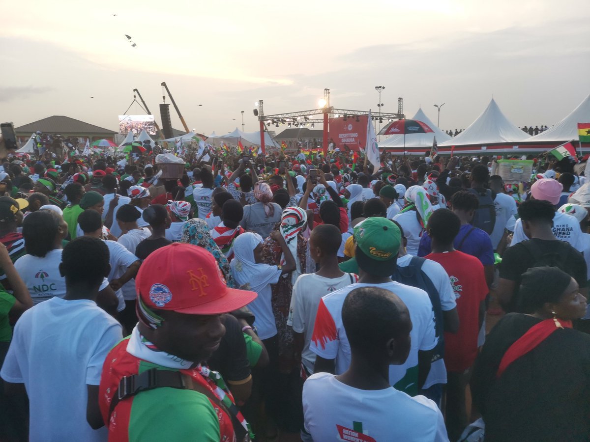 qhomlah's tweet photo. The moment is here #NDCFinalRally #VoteWiselyVoteJohnMahama #iChooseJohnMahama #iChooseTheUmbrella #iChoose8 https://t.co/XAZexTD76L