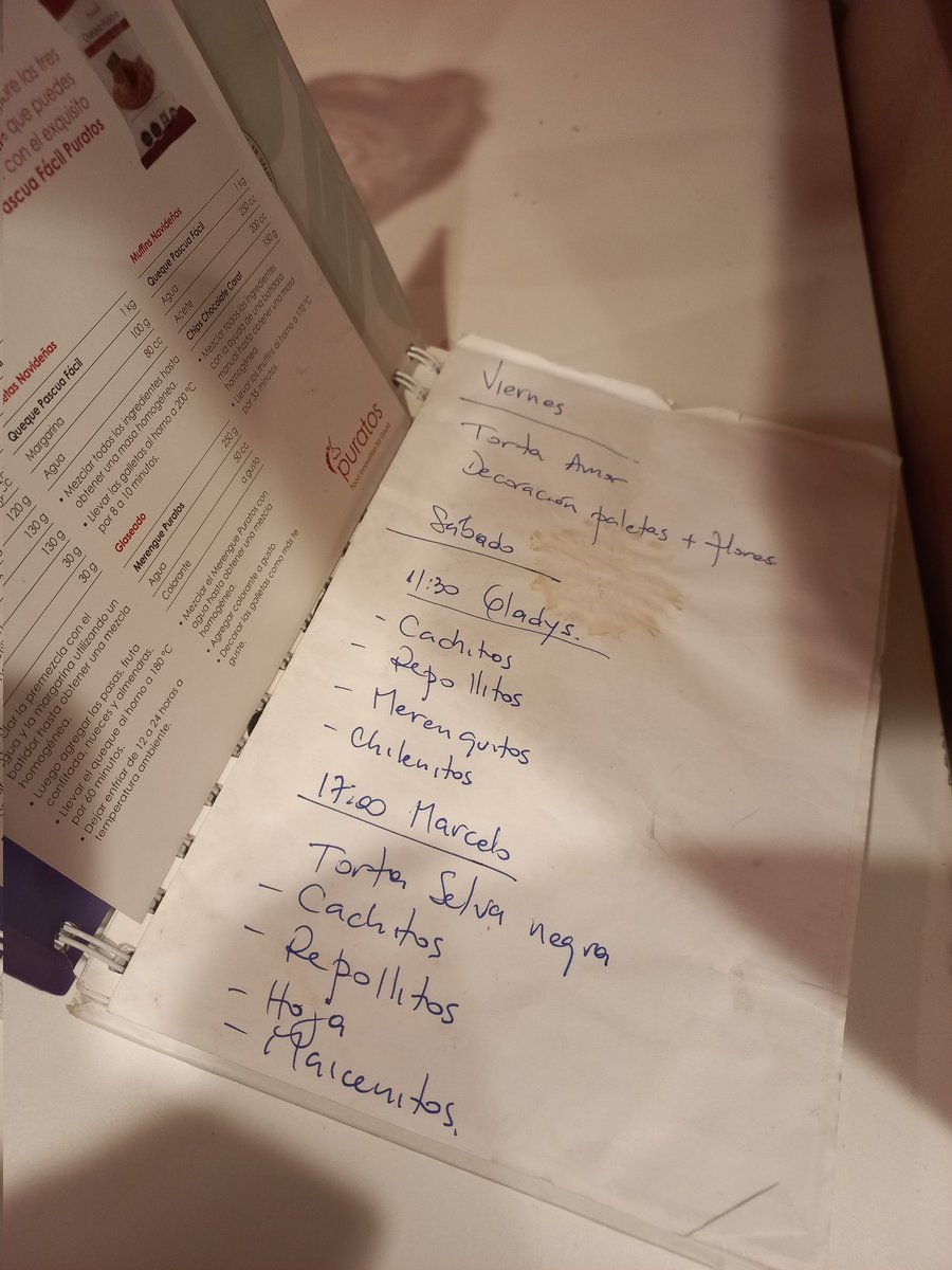 #Antofagasta esta agendita se le quedó a alguien en mi pega, si alguien la reconoce me avisa