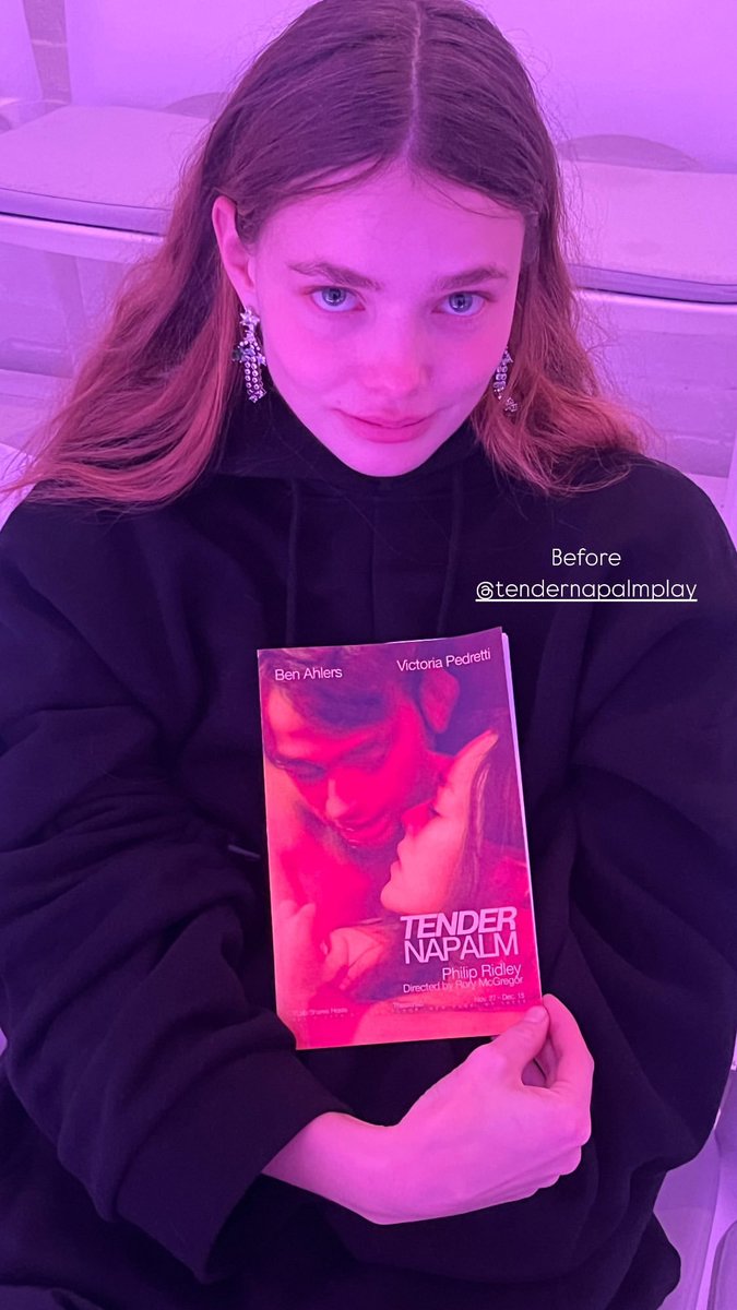 brkrisfroseth's tweet photo. Kristine Froseth assistiu a peça da atriz Victoria Pedretti, ontem (04). https://t.co/8t79CGksiP