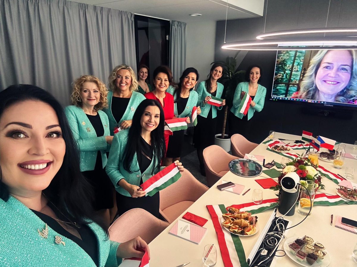 's tweet image. We're celebrating 1 year of empowering women and sharing beauty in Hungary. Gratulálunk Magyarország! Here’s to many more.🩷​

Comment with a 🎉 to keep the celebration going!​ #MaryKay