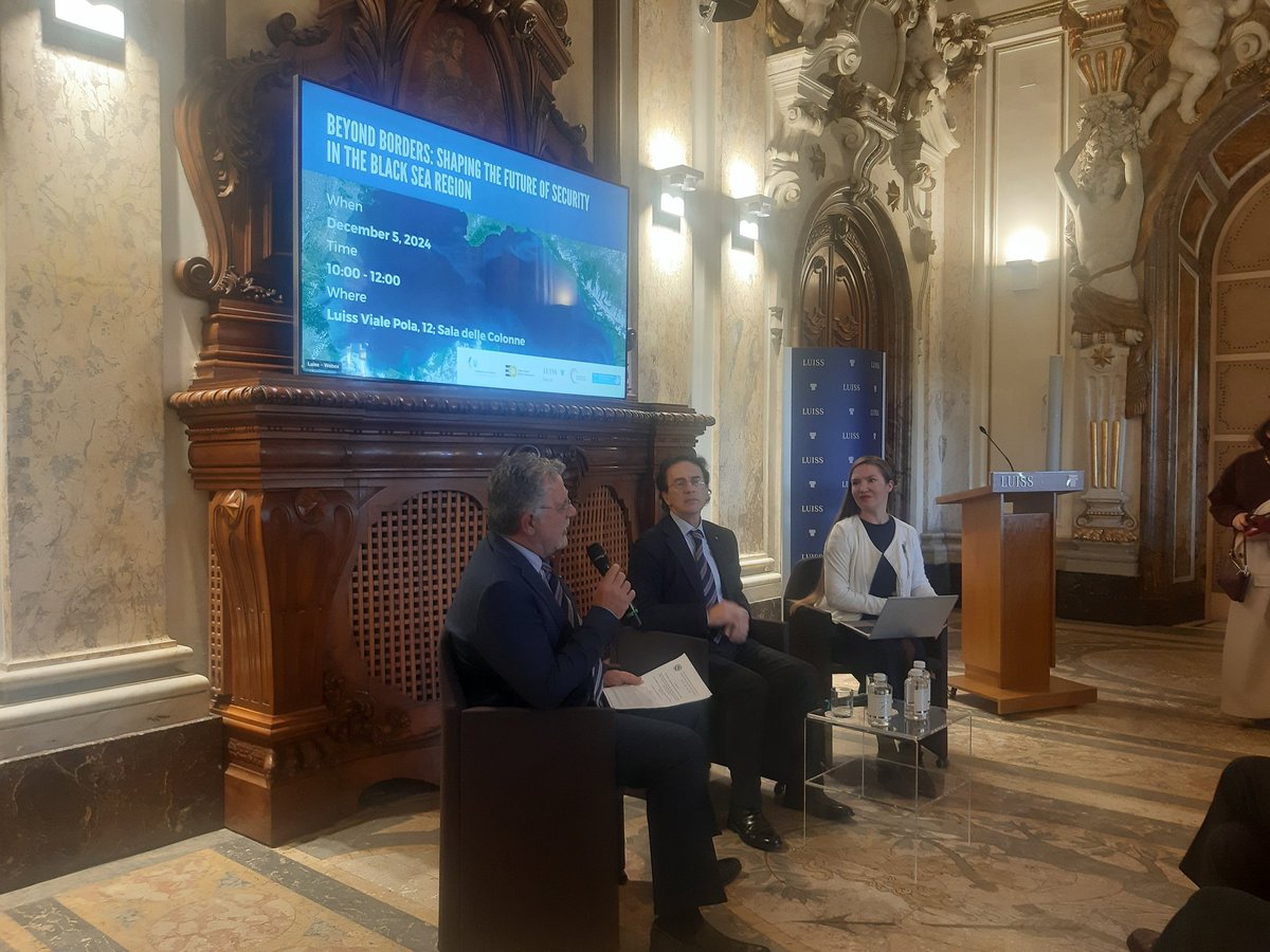 EleMongelli's tweet photo. 🇺🇦 Oggi alla Luiss per l'evento organizzato da @FIDU_ETS @UKRinIT e il fantastico team di @LuissDataLab con focus su sicurezza, guerra ibrida, disinformazione e nostro ruolo per sostenere di più l'#Ucraina. 
Un grazie di cuore per il suo contributo a @vdovychenkov 💙💛 https://t.co/tYMd7Kb7HI