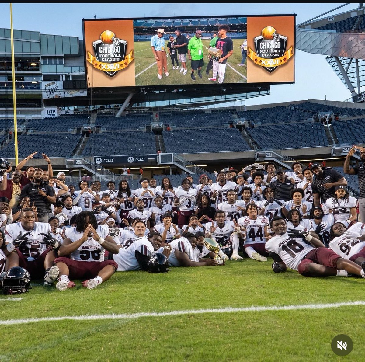 ITS NO SECRET, COACH EDWARDS IS GIVING 🅾️’s OUT!!!! CALL MY BLUFF AND DROP YOUR FILM ⬇️ COME JOIN THE FAMILY AT THE HOUSE 🏠 !!!

LIKE IT, RETWEET IT AND COMMENT‼️

#Morehouse #Football