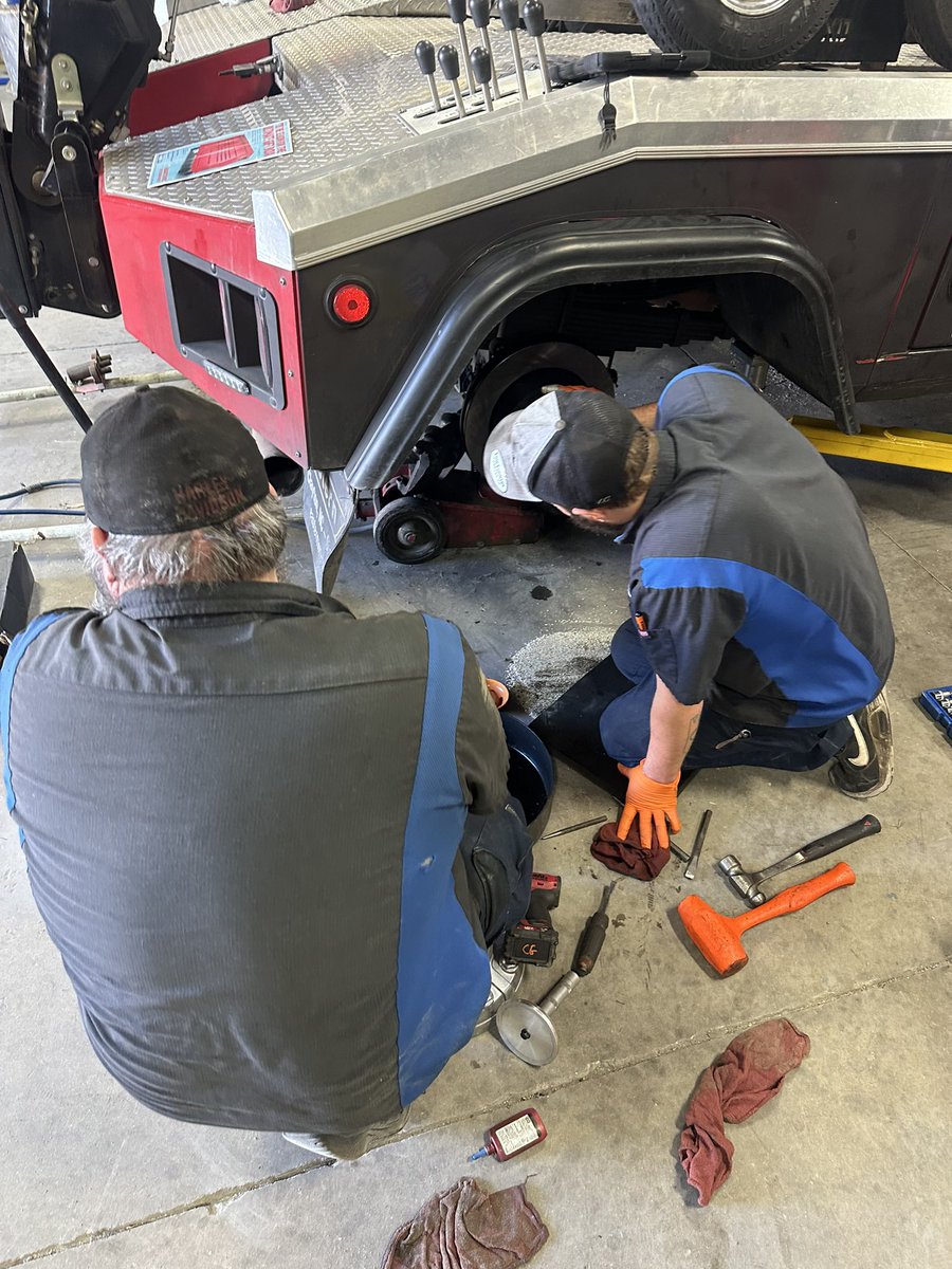 ITR_TOWING's tweet photo. 🚗 Keep Your Car Running Smoothly with Intercoastal Car Care! 🚗

📍 Location: 1488 N Kerr Ave., Wilmington, NC 28405
📞 Call Us: 910.777.9676

#IntercoastalCarCare #AutoService #ReliableRepairs #automotiverepairshopsnearme #wilmingtonnc #ilm https://t.co/opKI8oK9sa