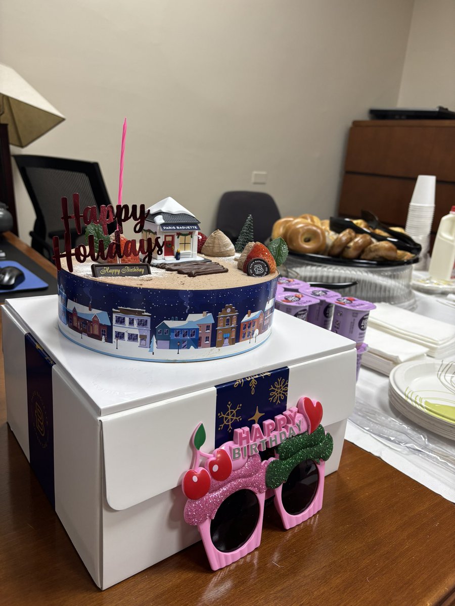 MonteHemeOnc's tweet photo. Celebrating Match Day π₯³π₯³and one of our first year fellow Frankβs birthday ππduring our Wellness Check-Ins!
#HAPPYBIRTHDAY
#HappyMatchDay
#WellnessBreakfast https://t.co/nDoFmSbJ6v