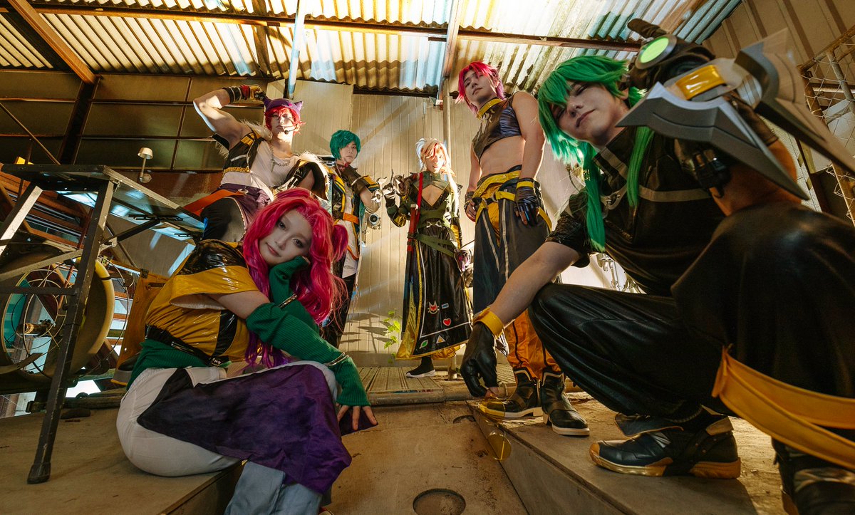 Hae_binl's tweet photo. #LeagueOfLegends  #Heartsteel 

Sett - @Rooh_Cos
Ezreal - @miniminicos_
Kayn - @BONG_cosplay
Aphelios - @Hae_binl
Yone - @NoStylishThor
Alune - @Yoonmin_cos
📷 - @bng_za_ https://t.co/vQXvF9AlBx