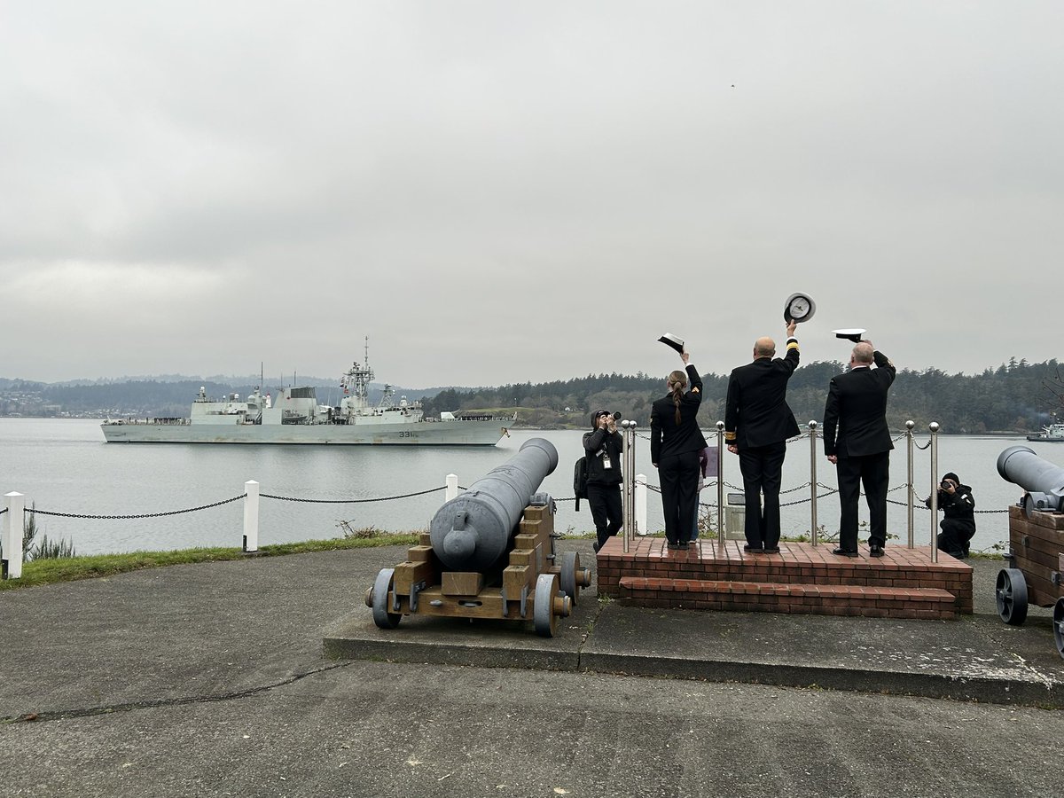RCNintheUSN's tweet photo. After a long 6 month deployment, #hmcsvancouver is almost home. #BZ on completing your successful deployment to the IndoPacific. Your families are excited to welcome you personally. Almost here! #rcn #rcn_mrc #rcnavy https://t.co/khUR3boAId