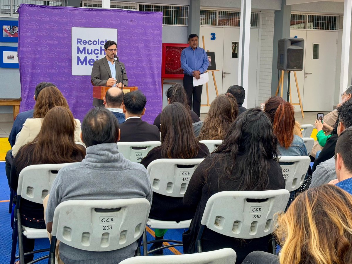 ¡Estamos mejorando los recintos educativos de la Comuna! 👨🏼‍🏫

🤝Hoy inauguramos el remodelado Liceo de Adultos Jorge Alessandri Rodríguez, el que recibe una parte importante del estudiantado en Recoleta.📖