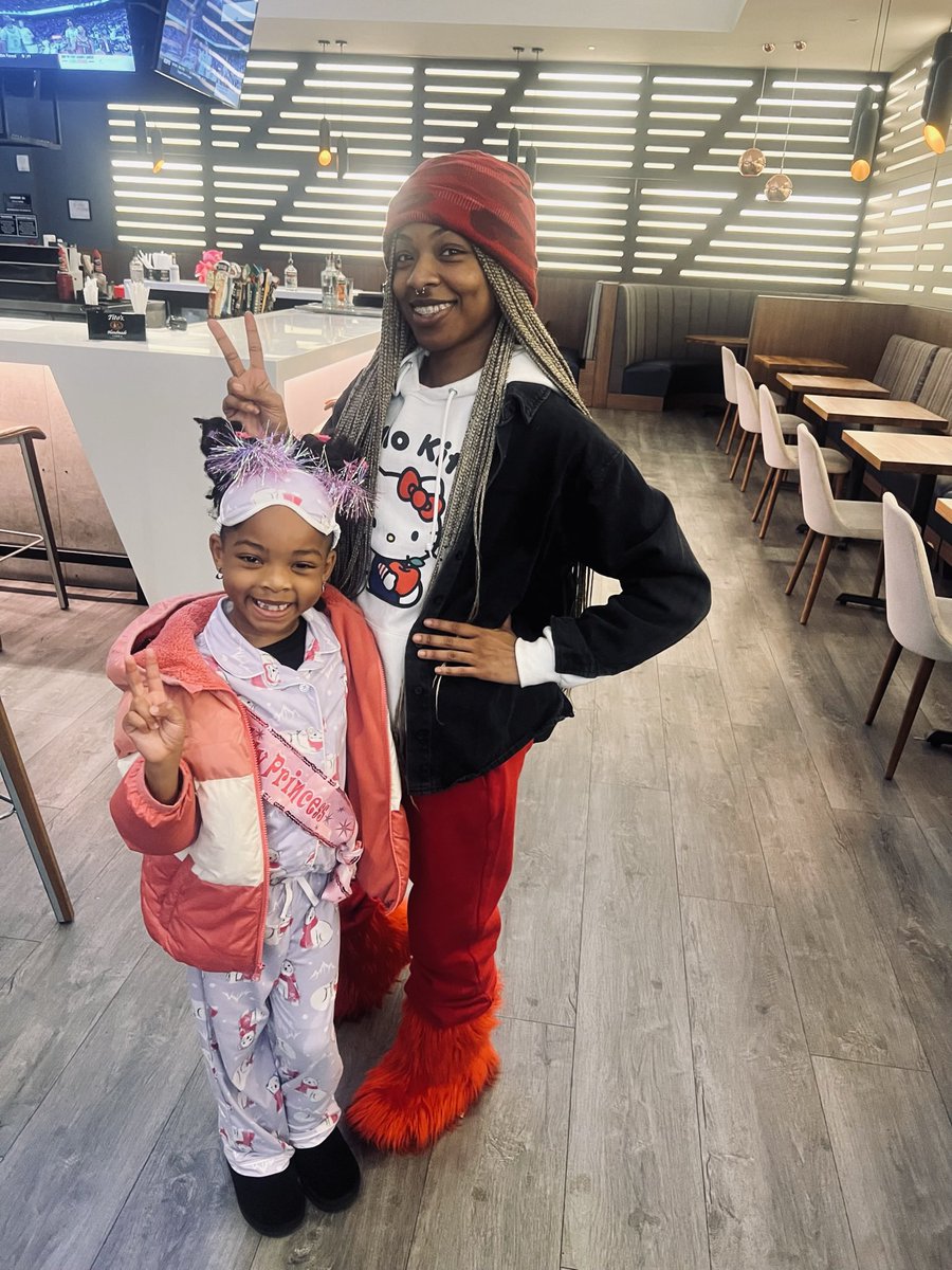 Briidagee's tweet photo. 6🎈
#lildump #GangNem 👭🏽👭🏽 https://t.co/6LYBUvnvzy