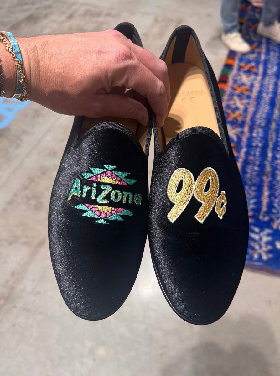 DrinkAriZona's tweet image. Our CEO got a new pair of loafers and they might be an all time grail