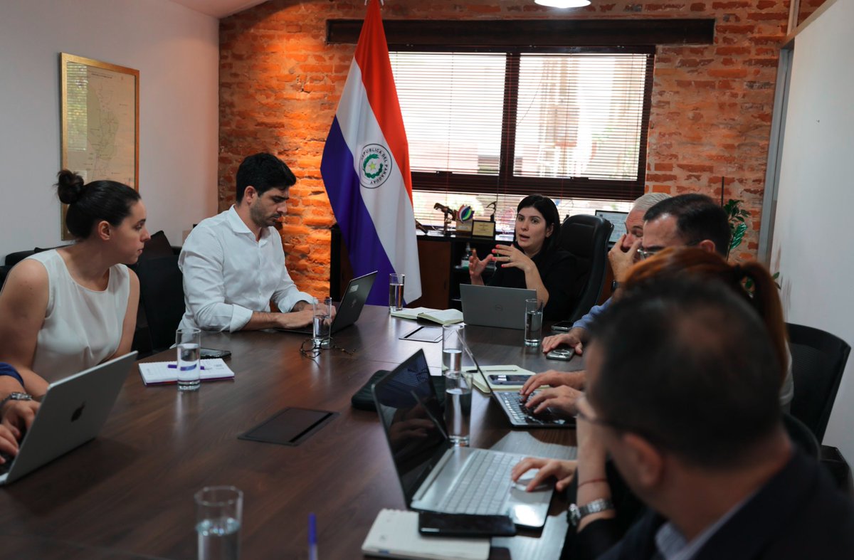 AngieDuartePy's tweet photo. ¡Nos estamos preparando para un evento histórico que llevará a Paraguay al mundo! 🇵🇾✨
Mi equipo @Senatur_Py participó hoy en @Miticpy de la la reunión de planificación del @OfficialWRC 🏆 que se celebrará en Itapúa en agosto de 2025 🚗💨. Este evento no solo pondrá a Paraguay en el mapa del deporte motor, sino que también será una increíble oportunidad para fomentar el desarrollo turístico de nuestra nación. 🌍
El Rally Mundial en Itapúa será una plataforma global que posicionará al Paraguay como un destino de turismo de aventura y motor, atrayendo visitantes de todo el mundo y beneficiando a las comunidades locales. 🙌🏼💥
¡El #ModoRally🇵🇾 está activado! ¡Nos vemos en 2025! 🏁