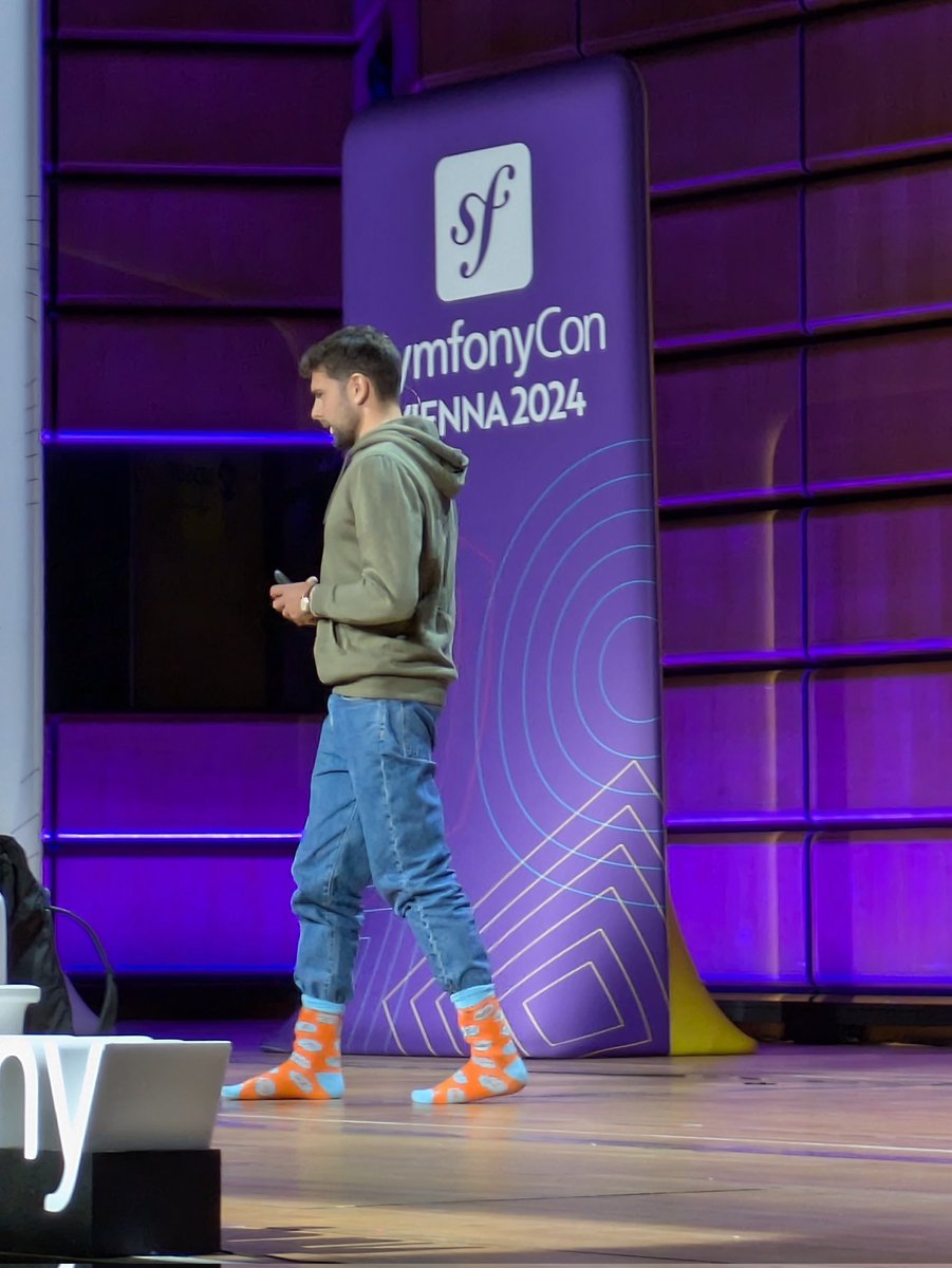 xosofox's tweet photo. Socks! Socks! @weaverryan, you're being missed!
I proudly wore mine during my talk as well #SymfonyCon https://t.co/bzGo09tJsZ