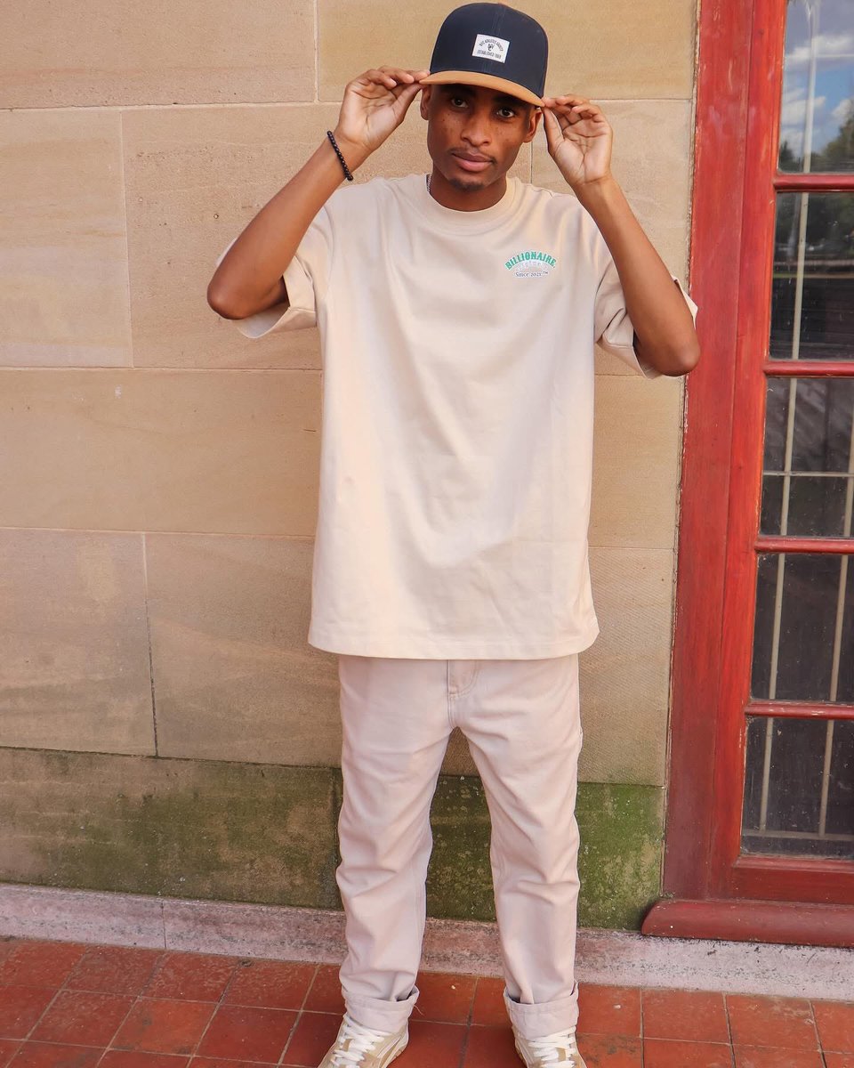 BillionaireOrig's tweet photo. Your ticket to paradise is just one shirt away. 🌴☀️🌊
Brand: @BillionaireOrig 
Model: @neo_tsupane 
Creative Team: @realpeeshady &amp; @Hydro__drip 
📸: @tee_photographer_ https://t.co/uLOC2vvMMZ