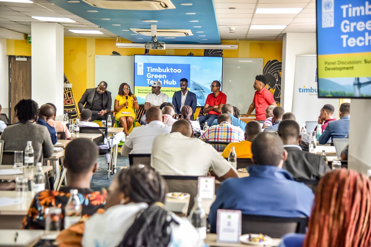 UNDPKenya's tweet photo. 🎯Bootcamp in Action

🌍 Meaningful connections, impactful teamwork, and groundbreaking ideas are shaping the journey at the #timbuktoo GreenTech Bootcamp.

Startups are gearing up for the timbuktoo #GreenTechHub launch, bringing Africa’s green solutions to life. 🌱 https://t.co/PnKMrSkJUW