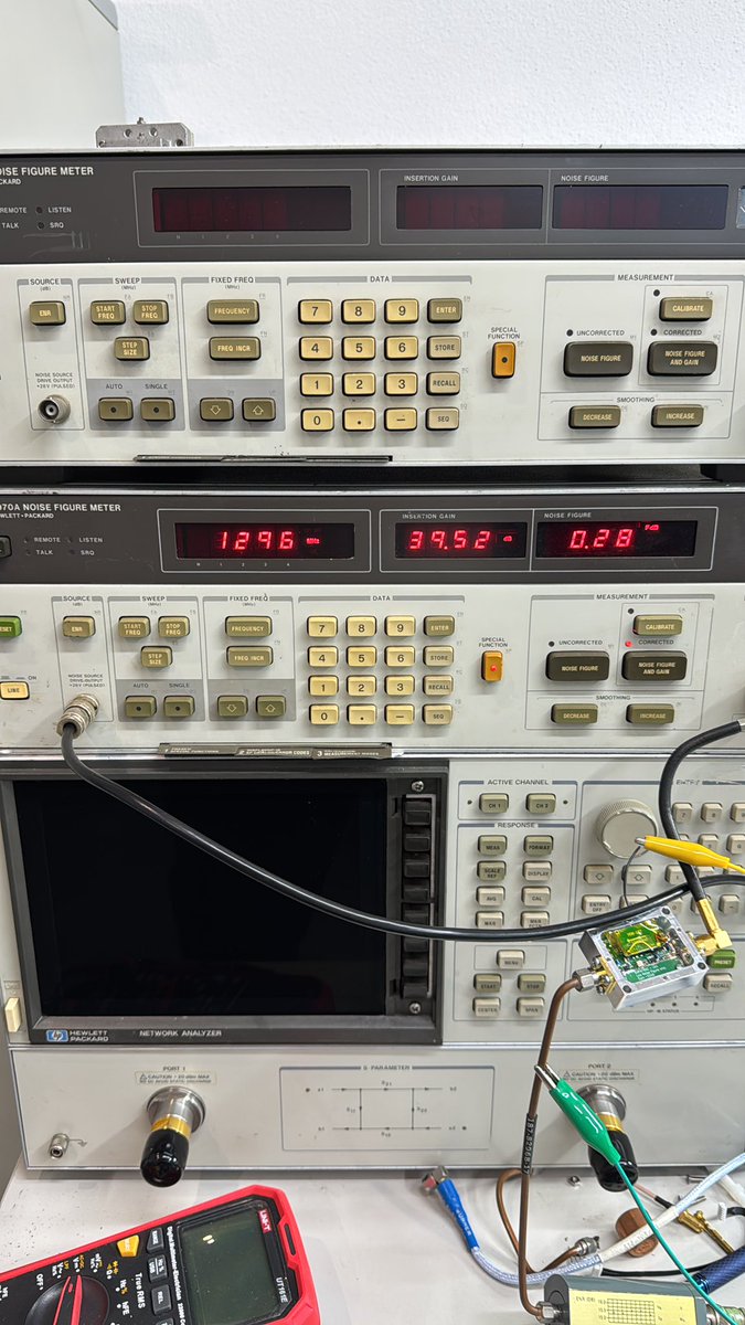 Working on a very low noise pre-amplifier for my 23cm EME station.
Pushing the NF boundaries to new levels!