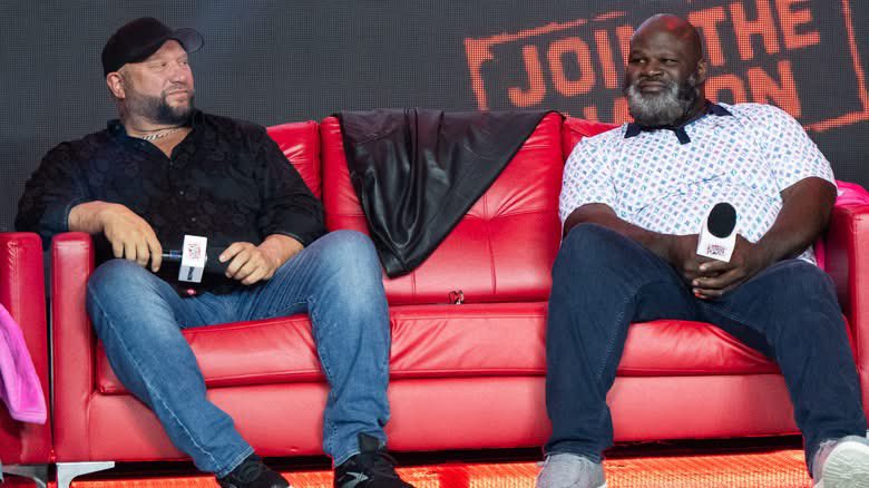 MakaveliDTA's tweet image. On a recent episode of #BustedOpenRadio, #MarkHenry criticized the backstage dynamic at #AEW, describing it as overly self-congratulatory with minimal collaboration. Henry didn’t mince words, labeling the creative environment as a “circle jerk” and pointing to the lack of