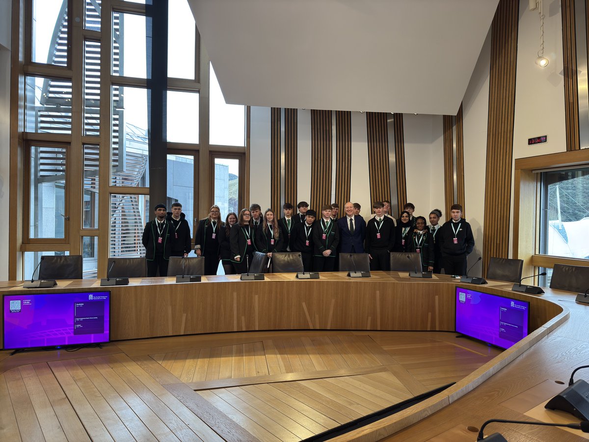Great day out with our excellent seniors at the Scottish Parliament. Excellent questions asked of <a href="/michaeljmarra/">Michael Marra MSP</a>. <a href="/stpaulsdundee/">St Paul's Academy</a>