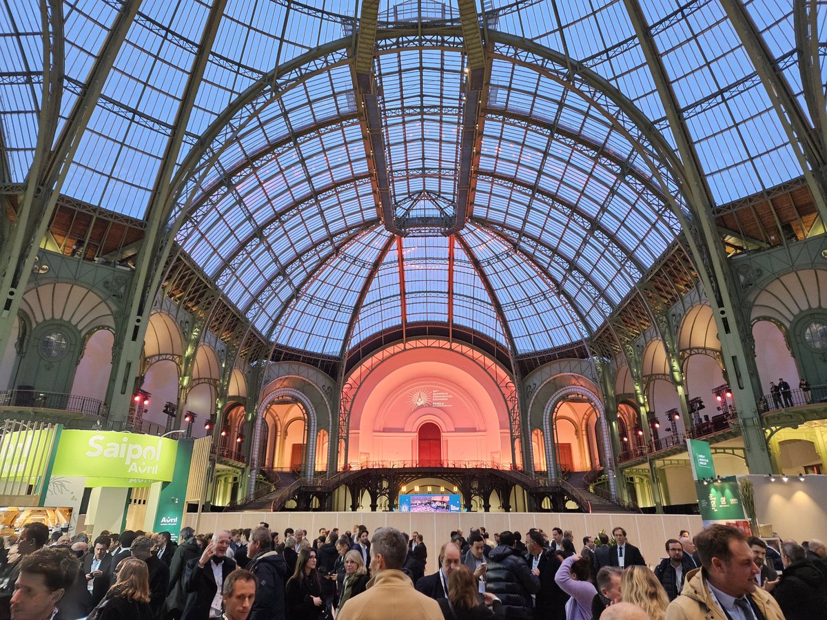 perfarmer's tweet photo. Pour cette 64e Bourse de Commerce Européenne, @AgroParisBourse met les petits plats dans les grands en accueillant l’ensemble de la filière céréalière 🌾 au @GrandPalaisRmn ✨ !
@Lacoopagricole @Metiersdugrain @NegoceAgricole https://t.co/m2No1hlz7W