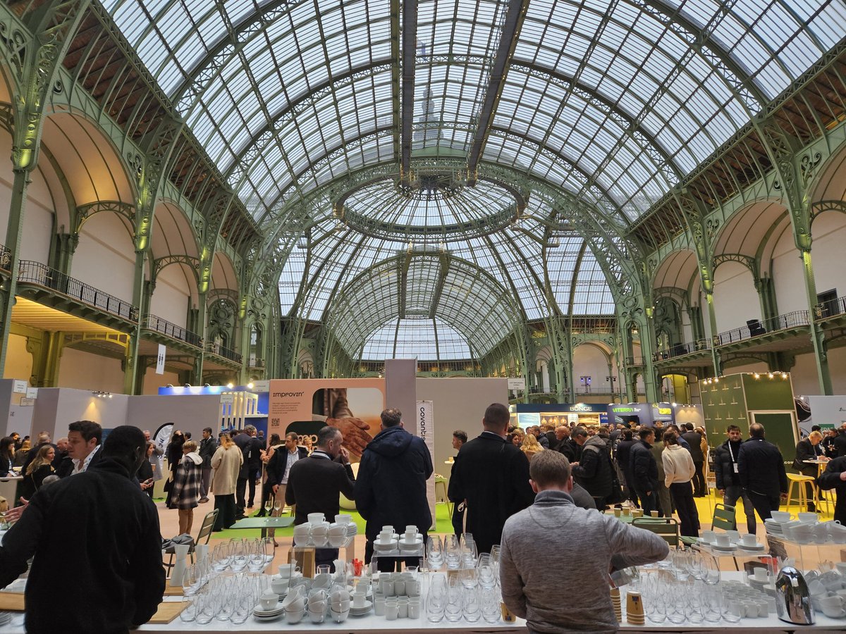 perfarmer's tweet photo. Pour cette 64e Bourse de Commerce Européenne, @AgroParisBourse met les petits plats dans les grands en accueillant l’ensemble de la filière céréalière 🌾 au @GrandPalaisRmn ✨ !
@Lacoopagricole @Metiersdugrain @NegoceAgricole https://t.co/m2No1hlz7W