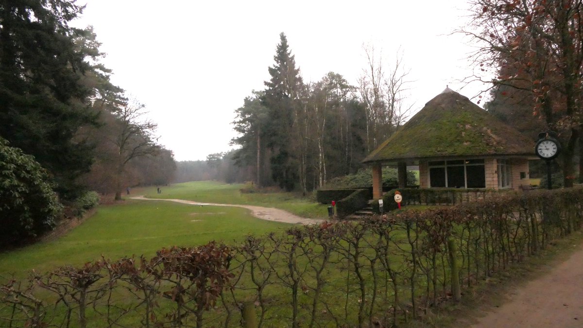 Met toevoeging van De Herkenbosche Golf aan golfbaanhandboek.nl vormen  nu 108 Nederlandse golfbanen samen met nog 174 buitenlandse banen, de  basis van alle informatie. Gedetailleerde informatie over de inrichting  van golfbanen.