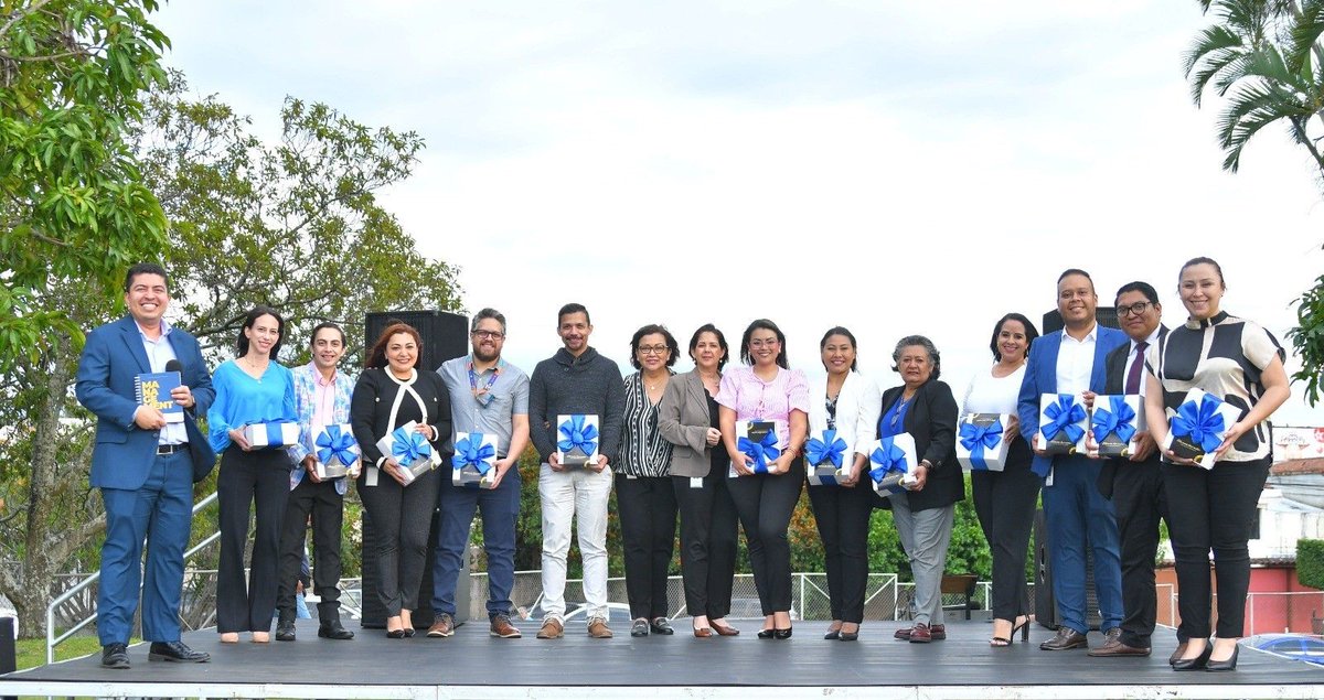 SISASeguros's tweet photo. 🎉 ¡Felicitaciones a la 2ª promoción de Management 3.0! 🎓
Estos líderes están listos para impulsar la innovación y el trabajo en equipo hacia el logro de nuestros objetivos. ¡Nos enorgullece su compromiso! 🌟
#OrgulloSISA #SISASeguros #ElSalvador 🇸🇻 https://t.co/A7dTBMiH4M