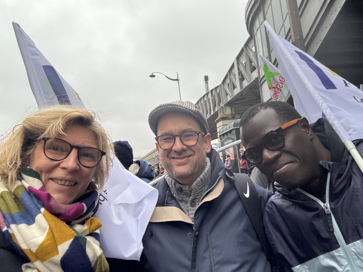 GerardinSigrid's tweet photo. Une manifestation déterminée et réussie ✊pour nos services publics ! On se battra contre tous celui qui veulent les démanteler ✊ et tous ceux qui veulent détruire nos droits 👊 c est juste une question de justice et d égalité ! https://t.co/E7KnwjN5yP
