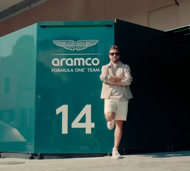 ruben_plaza98's tweet photo. Fernando Alonso hoy en Yas Marina, preparado para el último GP de 2024, A POR TODAS FER.

@alo_oficial

#FernandoAlonso #AstonMartin #F1 #AbuDhabiGP #AbuDabiDAZNF1 🇦🇪 https://t.co/gU2bR887P0