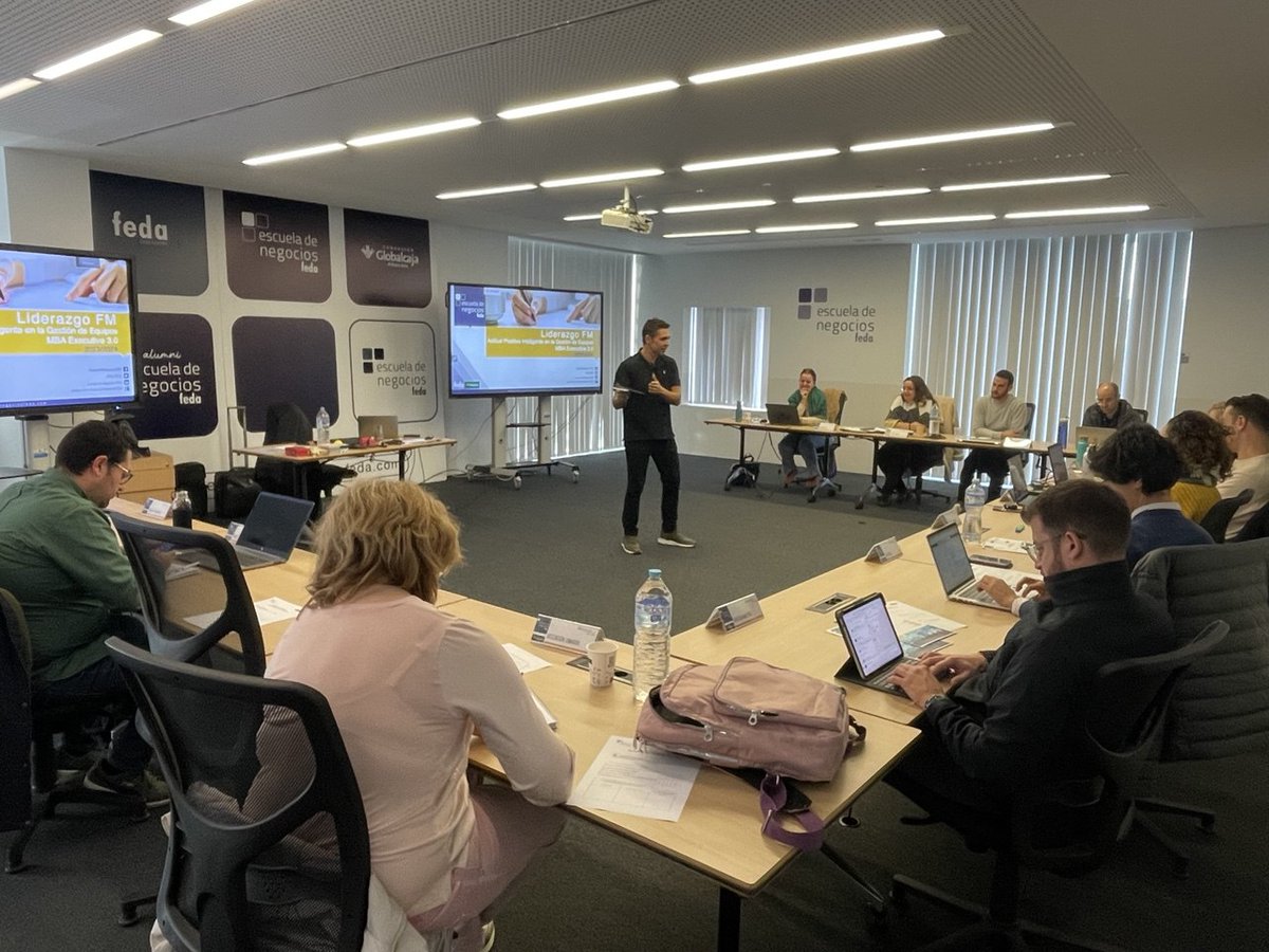 ¡El liderazgo empieza por la actitud: positiva, estratégica y enfocada! Hoy, en el #MBAExecutive de Escuela de Negocios FEDA, con la colaboración de <a href="/SomosGlobalcaja/">Globalcaja</a>, los alumnos y alumnas trabajan junto a <a href="/fabian_villena/">Fabián Villena</a>  

#ENFEDAFormación #HazQueSuceda