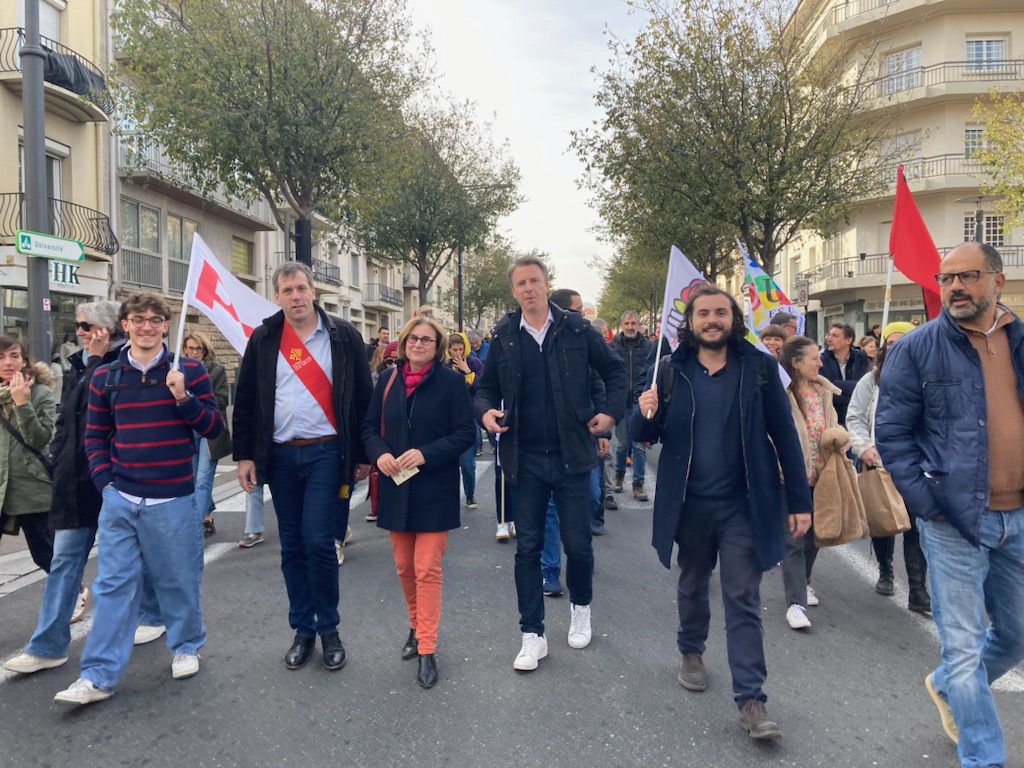 Ce matin, à #perpignan  avec les militants de la Fédération Catalane du Parti Socialiste nous étions beaucoup de manifestants aux côtés des organisations syndicales pour défendre nos services publics.