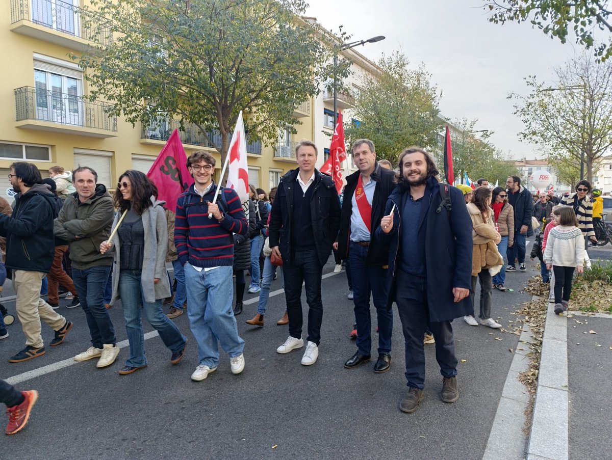 baraille66's tweet photo. Ce matin, à #perpignan  avec les militants de la Fédération Catalane du Parti Socialiste nous étions beaucoup de manifestants aux côtés des organisations syndicales pour défendre nos services publics. https://t.co/IyUajFvYsQ