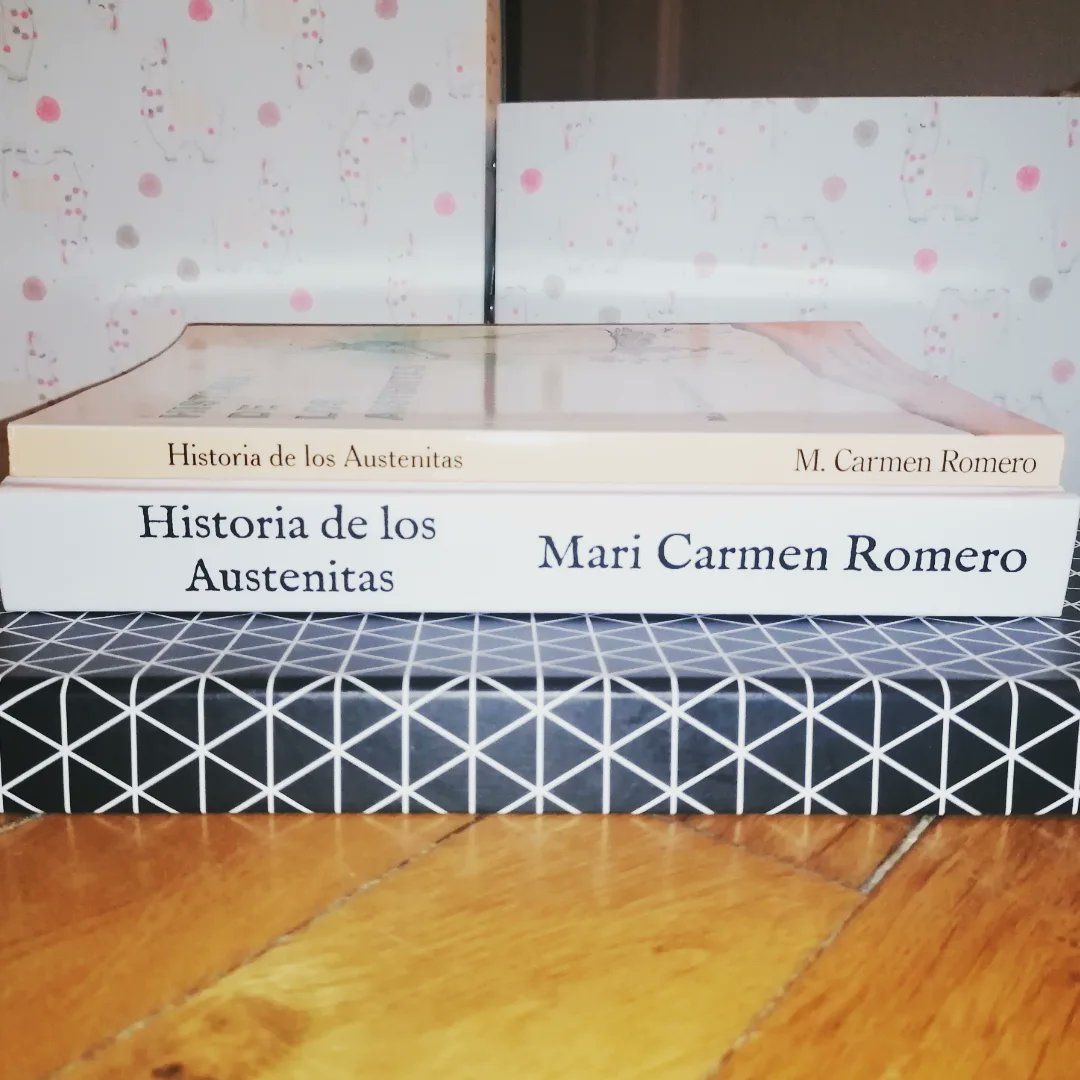 sitiojaneausten's tweet photo. Diferencia de tamaños entre una #edición de la #HistoriadelosAustenitas y la otra.
Y muchas cosas en ese tiempo.
Esperando que os guste mucho.
#JaneAusten #libros #livres #books #bookhoarders #bookcovers #bookstagram #portadas #bookpic #bookaholic #bookfeatures #photobooks https://t.co/5GodAhCvqh