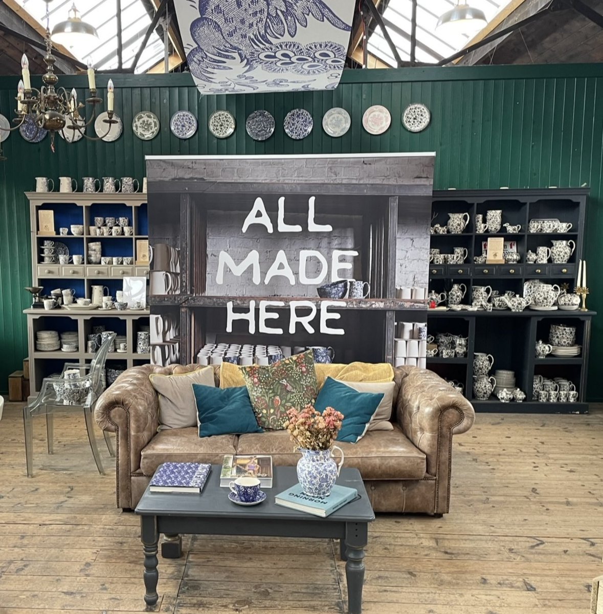 PaulWilliams207's tweet photo. #AllMadeHere in Stoke-on-Trent, the spiritual home of British ceramics, now designated a World Craft City.

#CeramicsTourism https://t.co/bDnBRzPc09