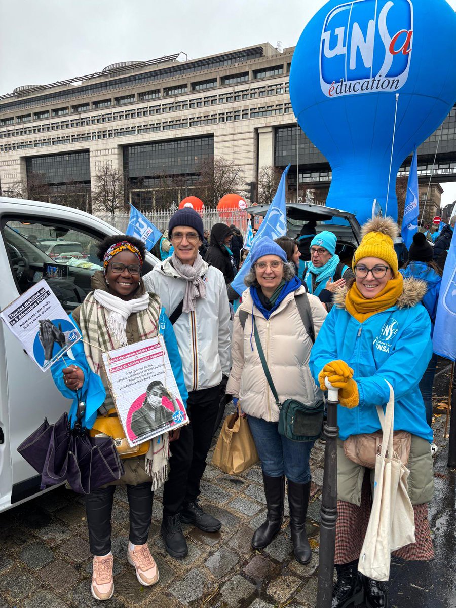 UnsaEducIDF's tweet photo. De nombreux militants présents ce 5/12, mobilisés pour défendre le pouvoir d’achat et la santé des agents publics #greve5decembre UNSA Education Ile de France UNSA Éducation https://t.co/SnvuotGlME