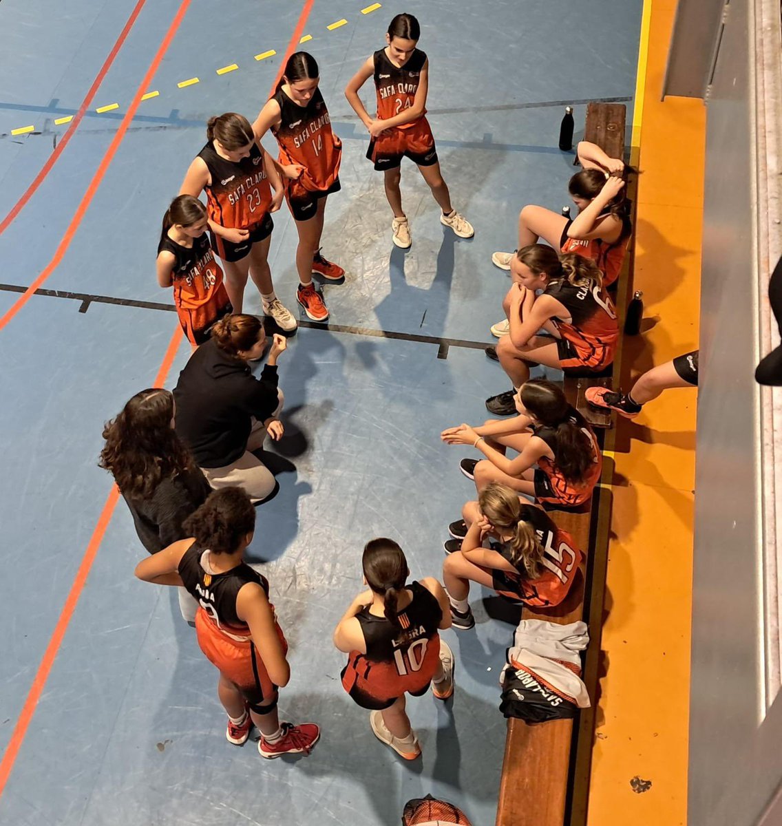 safaclaror's tweet photo. RESULTATS | 🏆 C.t. Pre-infantil Femení

@jacsants1935 5️⃣5️⃣
#PreInfFem 4️⃣7️⃣

💬 Sortim nervioses i les pèrdues de pilota ens fan anar per darrere el marcador. Tot i això, ens anem activant, sent més sòlides en defensa i trobant més encert a cistella. 

#SafaClaror | #ForçaSafa https://t.co/EOLfcDLMJe