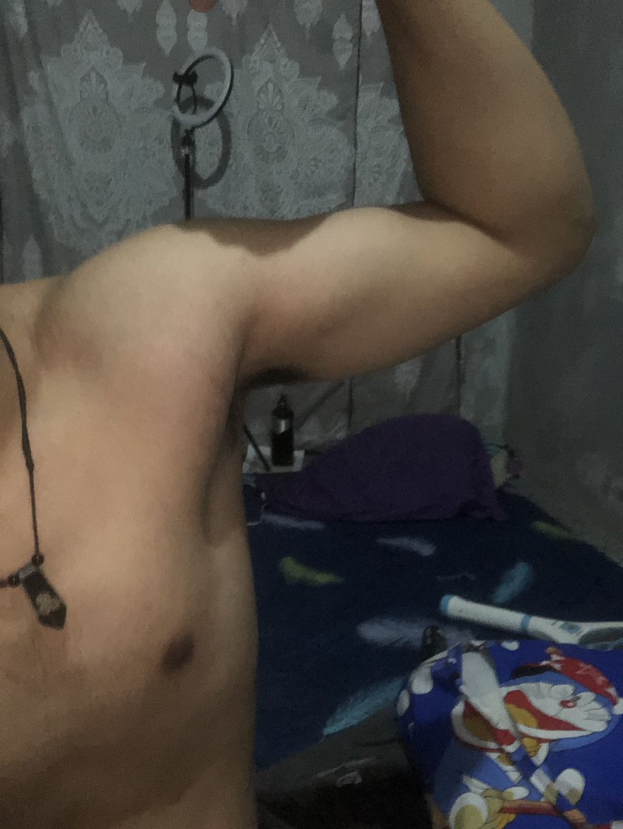 Alterar19's tweet photo. Armpit https://t.co/2PAMPVxpwR