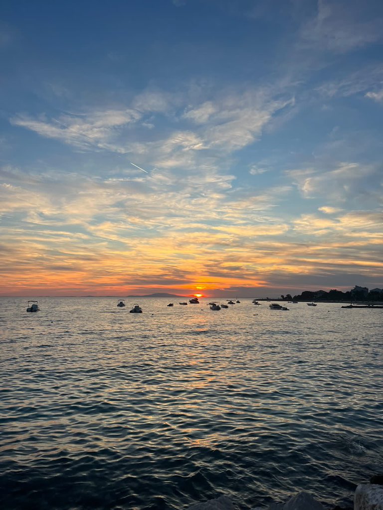 rayblxnco's tweet photo. Idk what to type in this shit so here is a nice pic a sunset in Croatia 🌅 https://t.co/DvlnrT9U5w