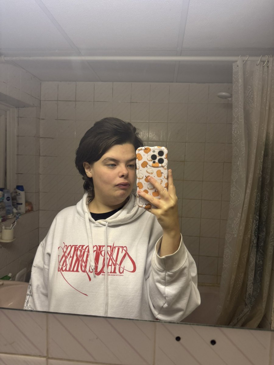 adaptive_taste's tweet photo. mirror selfie wrapped 2024 https://t.co/kx11gjSB4N