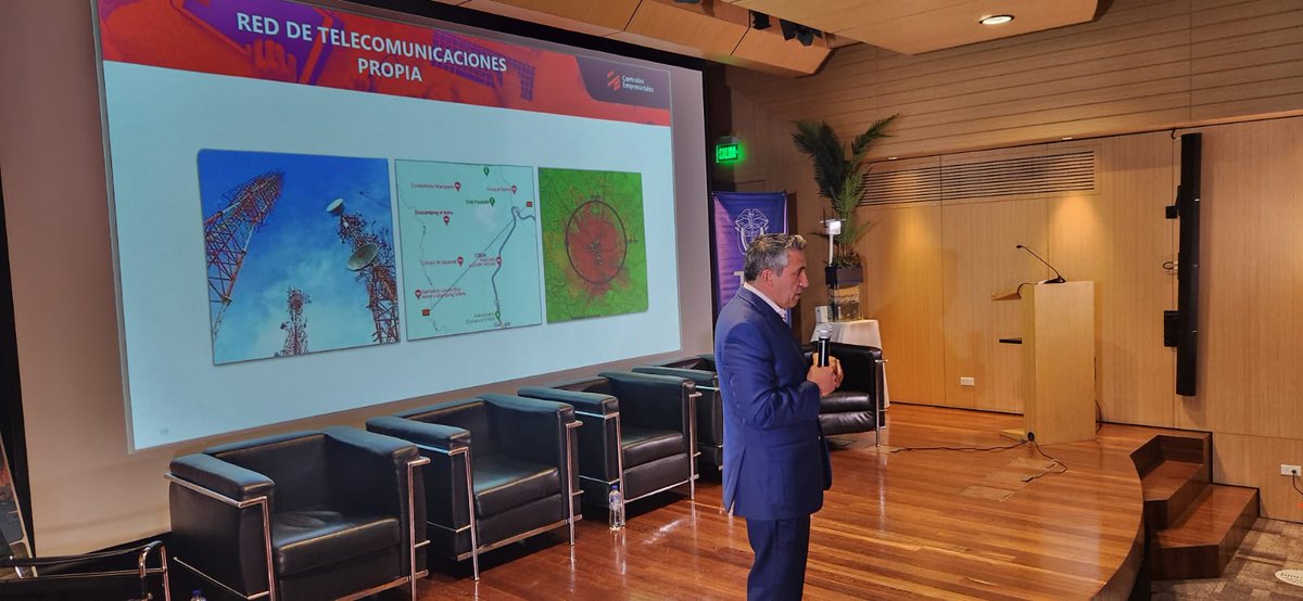 UPRAColombia's tweet photo. #AEstaHora| En el segundo día de #AgroTIC 2024, se destaca la participación de Enrique Medina, representante de Controles Empresariales S.A.S - Agrometer, con la charla: "IA aplicada a cultivos extensivos, sostenibilidad ambiental" 🌱🌄
🌾🌽💡
#RevoluciónPorLaVida #GobiernodelCambio