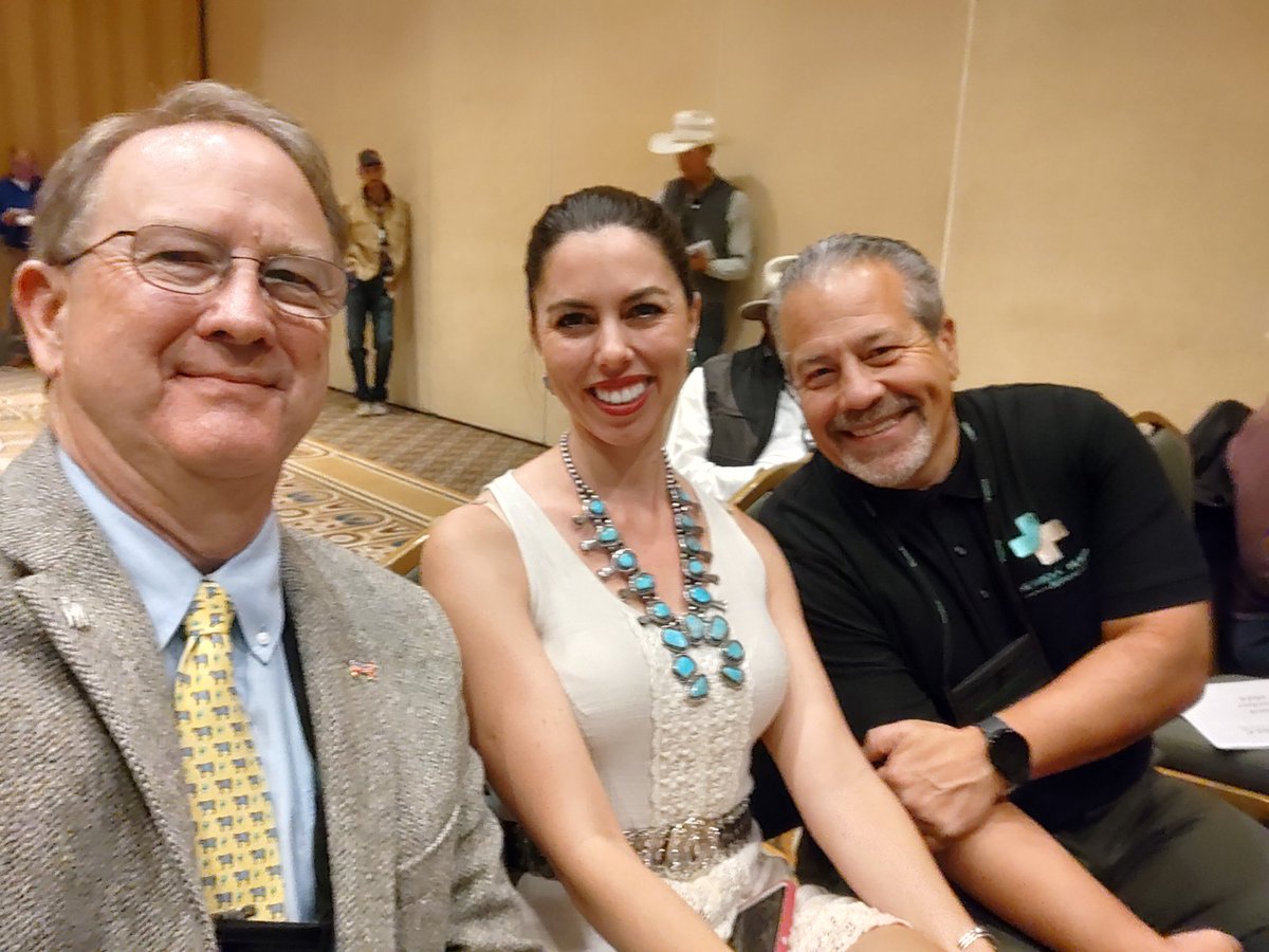 GrassBased's tweet photo. Doctor, Doctor, Doctor ...
#Ruminati Herdmates at #9NGLC
Hangin' with @DrBeefBabe & @BrianLenzkes @_NatGLC https://t.co/mZWJ7qbCi8