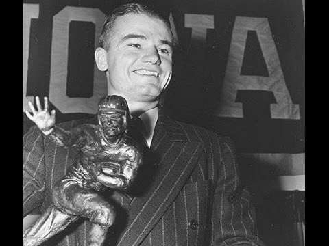 On this day in 1939, Iowa’s Nile Kinnick was awarded the Heisman trophy🏈