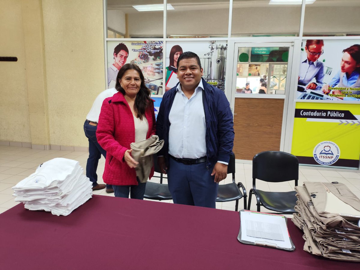 Ismael_ZarateG's tweet photo. Hicimos entrega de nuevos chalecos, fortaleciendo la identidad y profesionalismo de nuestro equipo.
🌟 Nuestro compromiso es claro: educación de calidad para todas y todos, como nos encomienda el #GobiernoPresente de nuestro mandatario estatal @SergioSalomonC https://t.co/LzhAZe57Sj