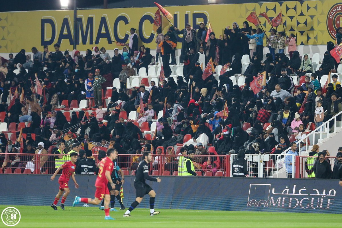 DAMAC_CLUB's tweet image. فخرنـا بجمهورنـا لا ينتهي ، شكراً لكم ❤️👏🏻